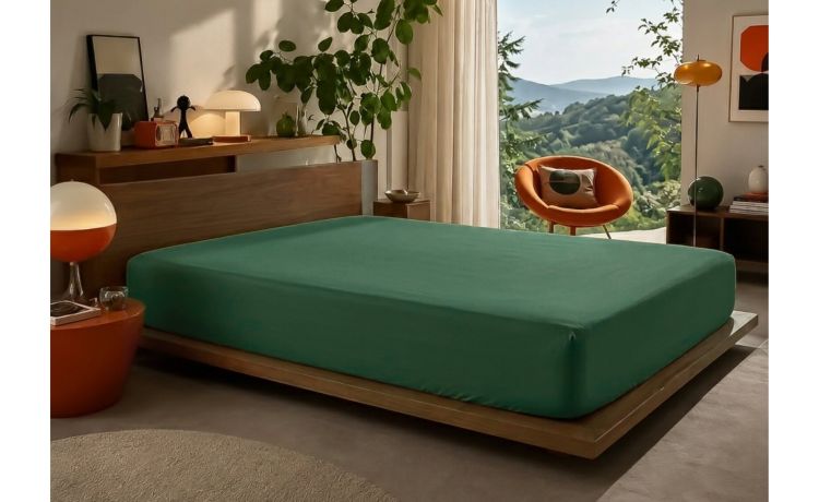 Lenzuolo sotto con angoli in raso verde 170x200 cm-Angoli elasticizzati.